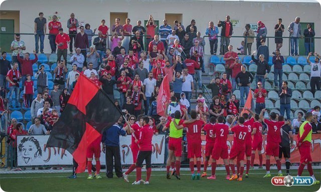 הקהל של מרמורק (רפי נחמיאס)